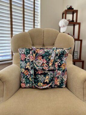 Auth VERA BRADLEY Floral Cotton Quilted Large Satchel Tote Bag